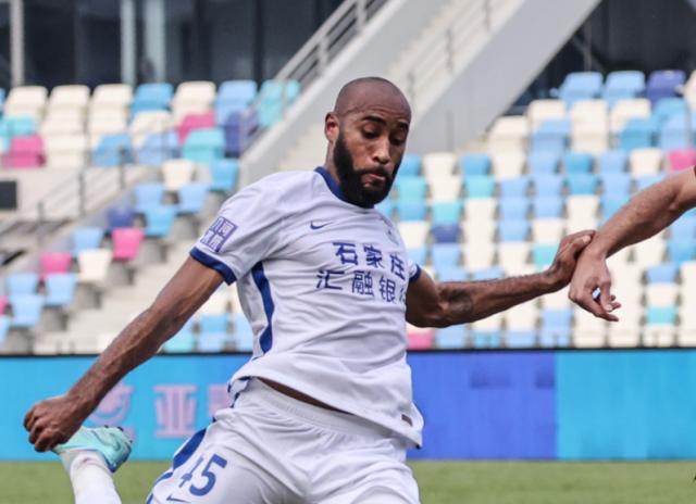 开云体育下载-强队杀手！坎特战三镇泰山轰7球 泰山遭千场里程悲